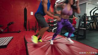 The.Official.Egypt.A.Not.So.Sneaky.Public.Gym.Bang