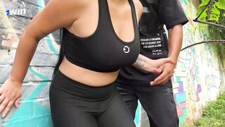 Fan encuentra a la tetona Daniela Gomez y la invita a cumplir sus fantasías al aire l