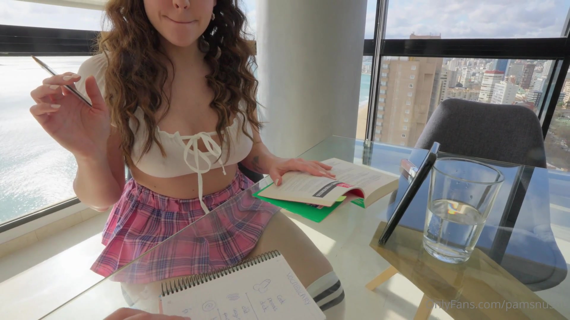 Estudiando Inglés con mi Compañero de Piso