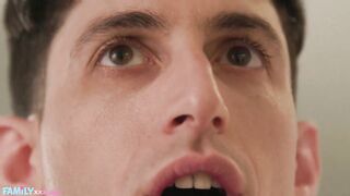 Ven y báñate con tu madrastra sub