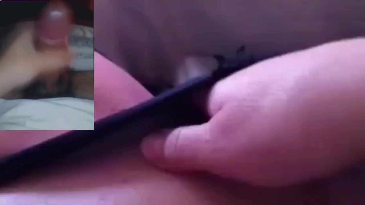 Mi Amiga y Yo Nos Corremos a la Vez por Webcam