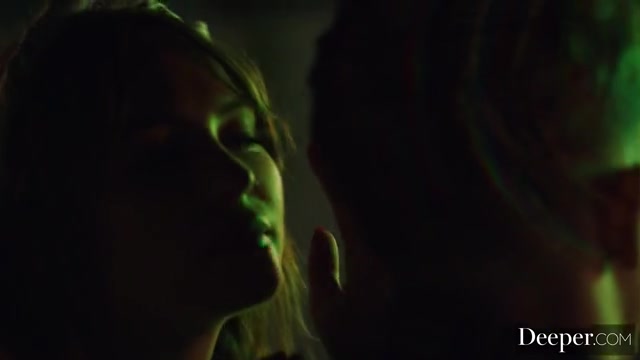 0152-Under The Night's Light