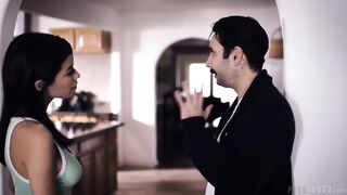 0229-Restless - Savannah Sixx