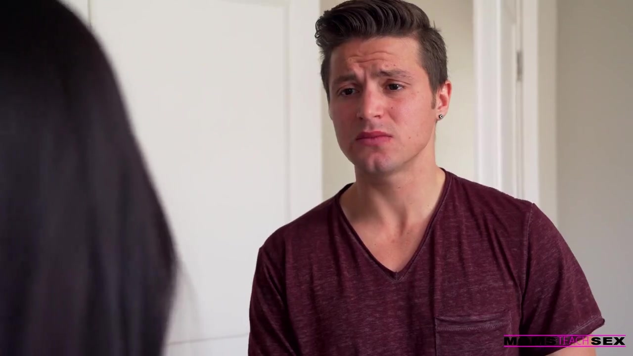 0264-Shy Boy Seduces His Father's New Wife Keira