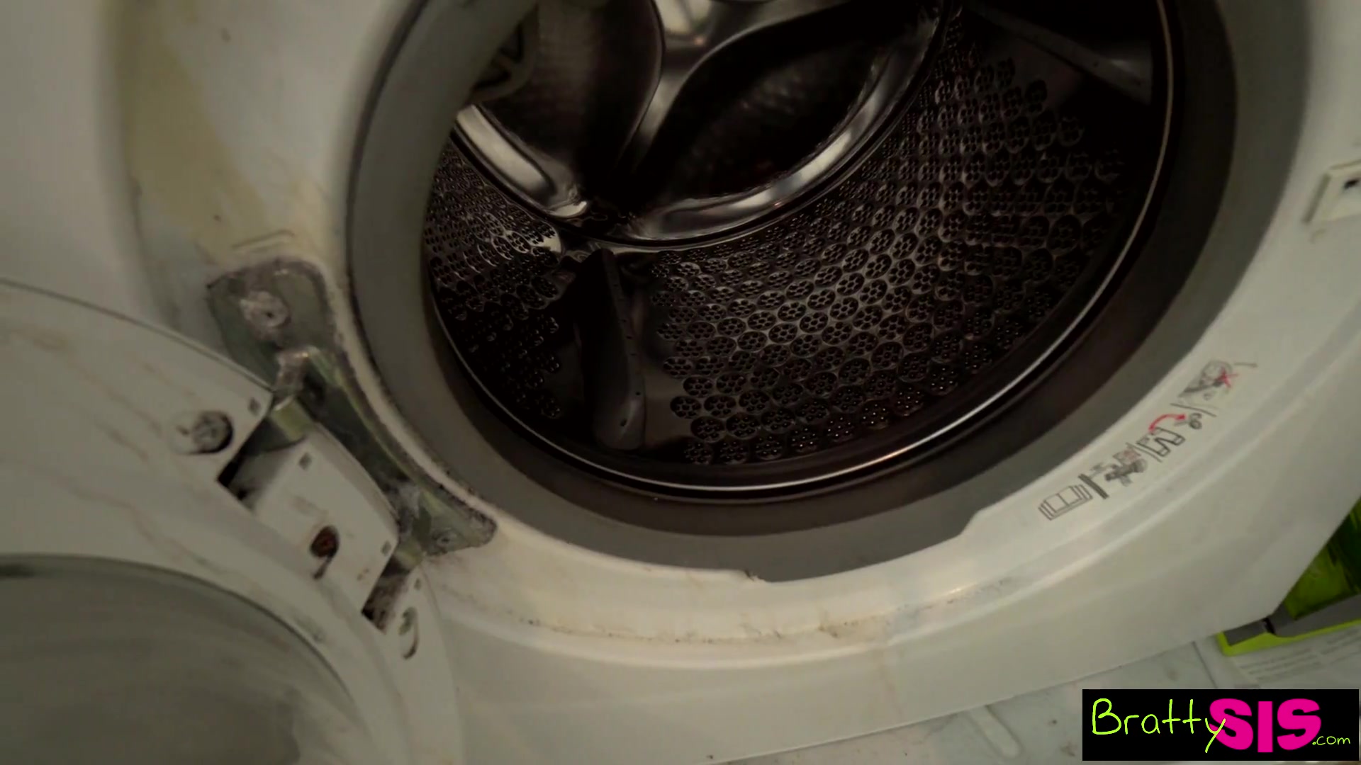 Step Sis "are you seriously Touching yourself to my Photos?!?" S16:E11