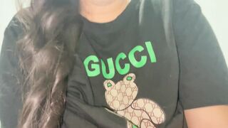 LA ENCONTRÉ EN LA  CAMA EN BRAGAS CON EL COÑO GOTEANDO