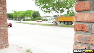 Me Follo a Desconocido en la Calle