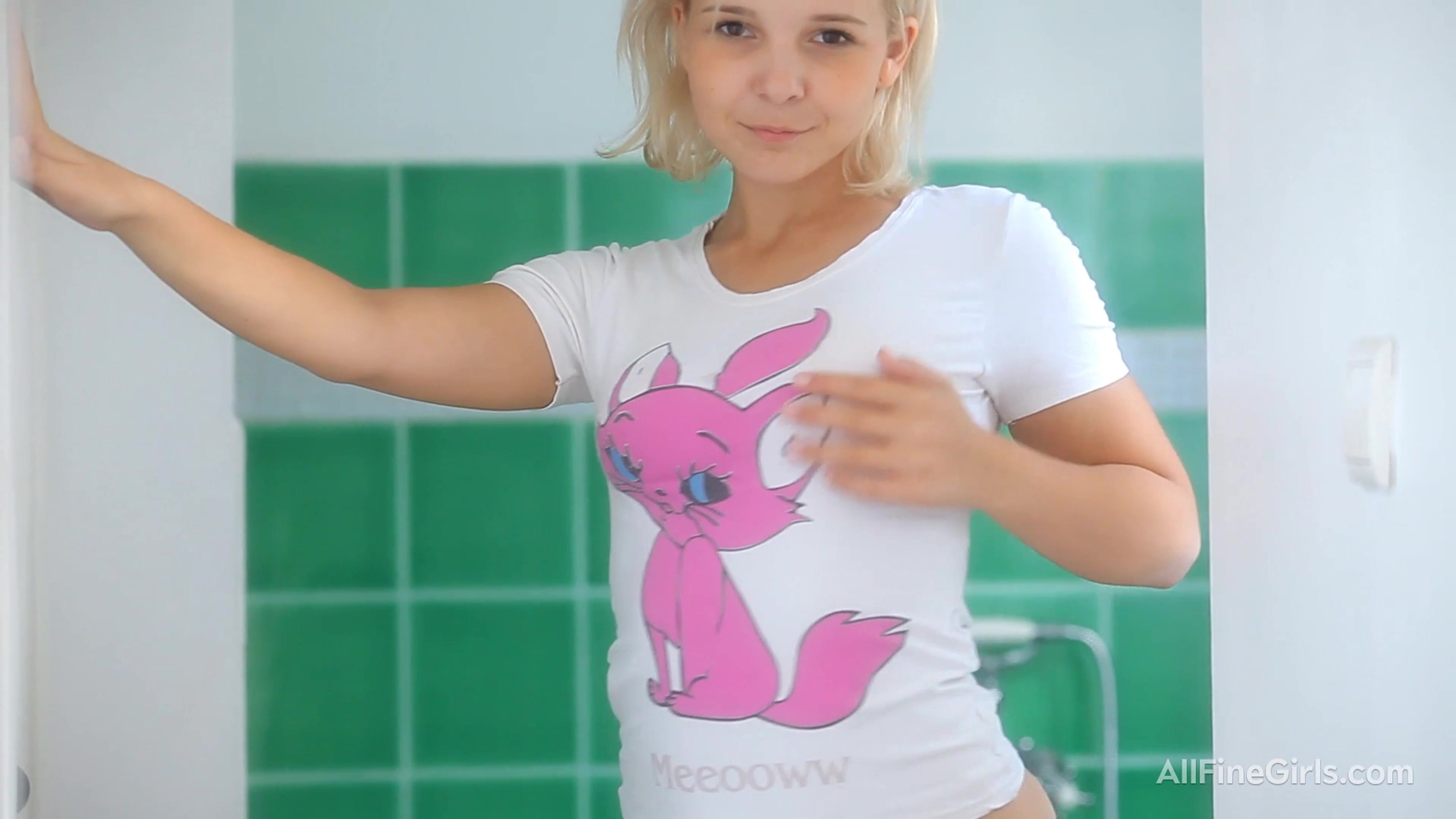 Monroe - Tempted Blonde [4K] - Monroe Sweet