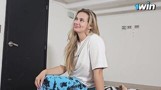 FOLLANDO CON EL HIJO DE MI MEJOR AMIGA LUEGO DE ENCONTRARLO SOLO EN SU CUARTO-KAREN S