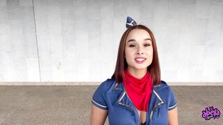 Abella Olsen  La azafata COLOMBIANA chupa la polla en el AEROPUERTO