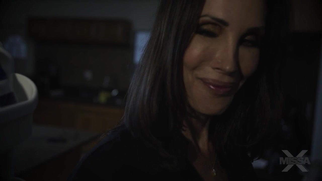 1092-Let's Mommy Kiss It - Shay Sights (MissX)