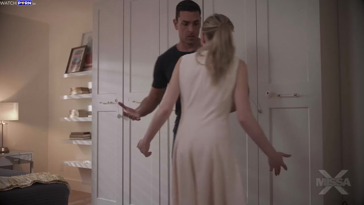 1100-In Her Shoes - Scarlett Saige (MissX)