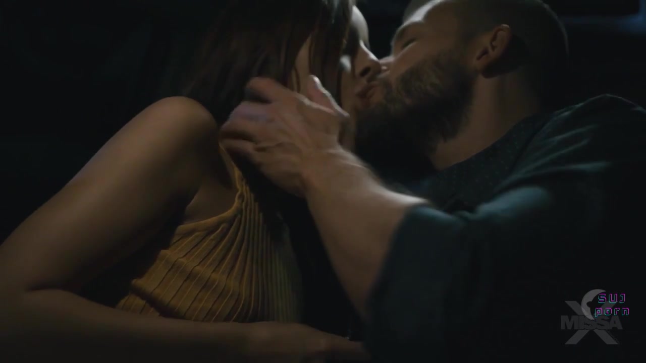 1127-A Killer On The Loose Part 01 (MissX)