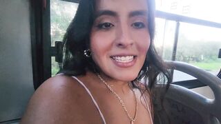 Le doy una gran mamada a un desconocido en el bus!! AliishaPassionate