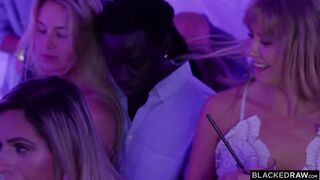 Mia Linz - Six Feet From The Dance Floor