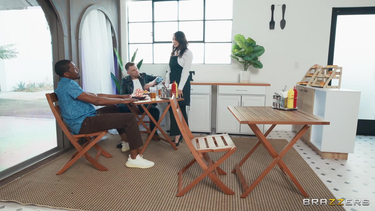 Hayley Davies - Leather Chains N Pussy Juice