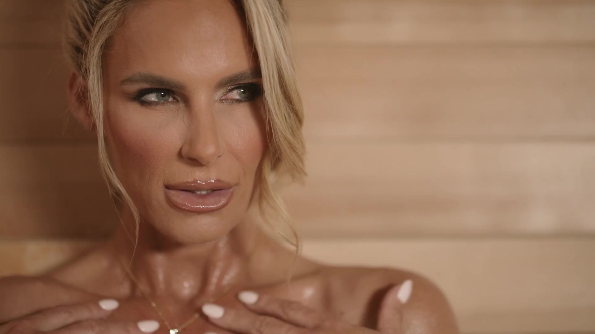 Phoenix Marie - MILF Enjoys BBC Airtight