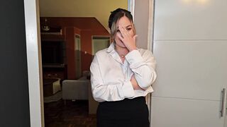 camarera tetona Anailoves es follada por huesped del hotel  y se viene adentro