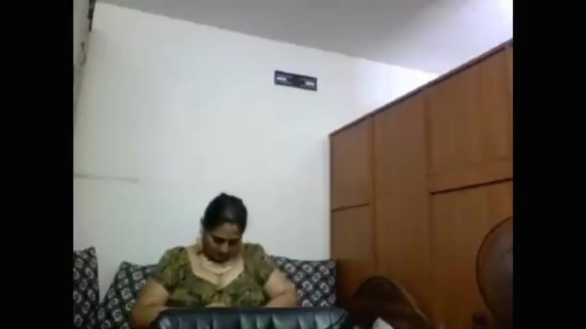 chubby milf strip tease on cam