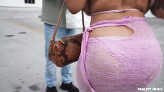 Advoree – A Public Vibing