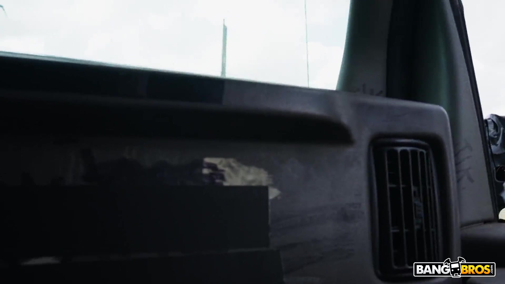 Amira Mae – Intrigued by a Dickpick