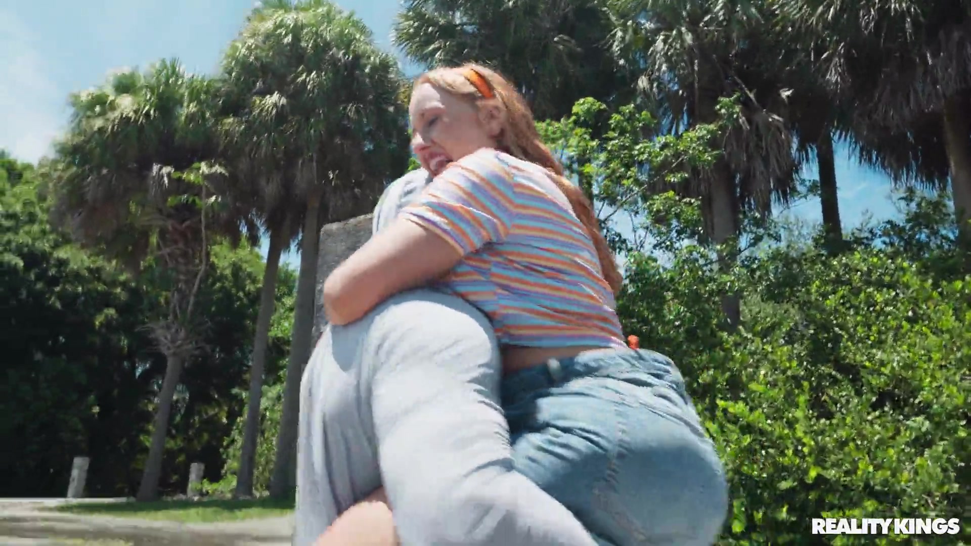 Zoey Uso – Rock The Boat