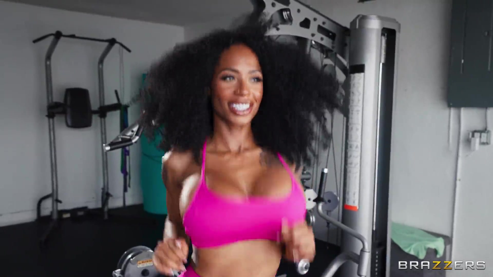 Sarai Minx – Cum, Slip Inside This MILF