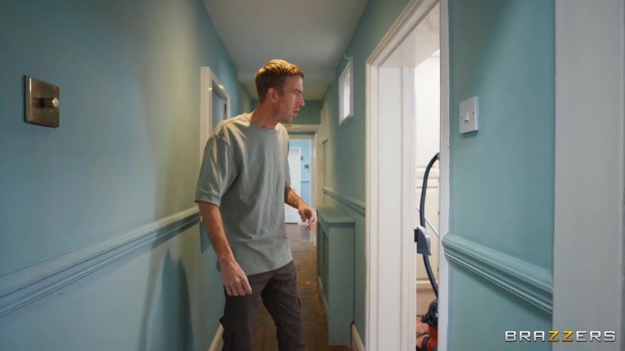 Jenny Bond – My Wife’s Stuck In A Porno