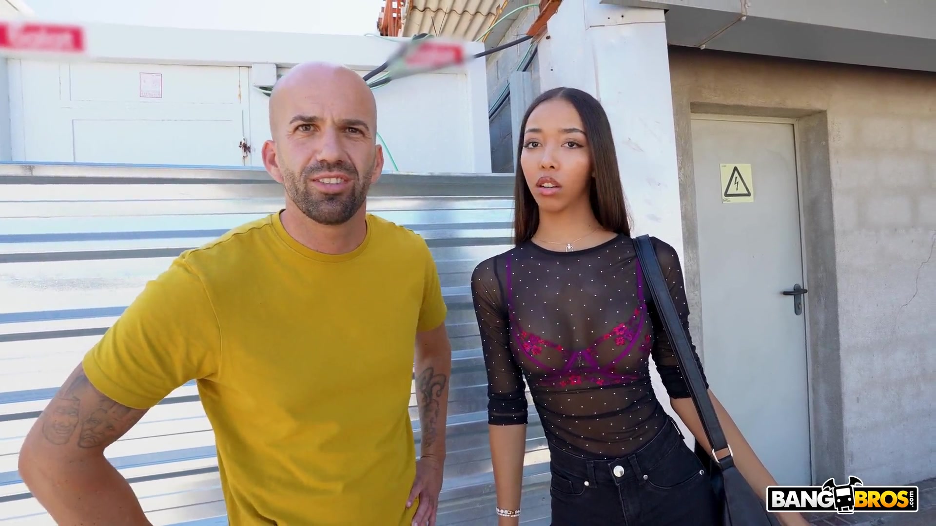 Lia Lin – Fucked Under the Bridge