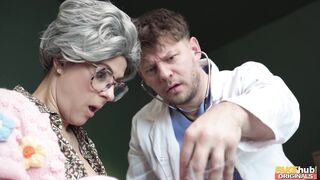 Mi aventura sexual de mediana edad con una mujer mayor   Billie Star