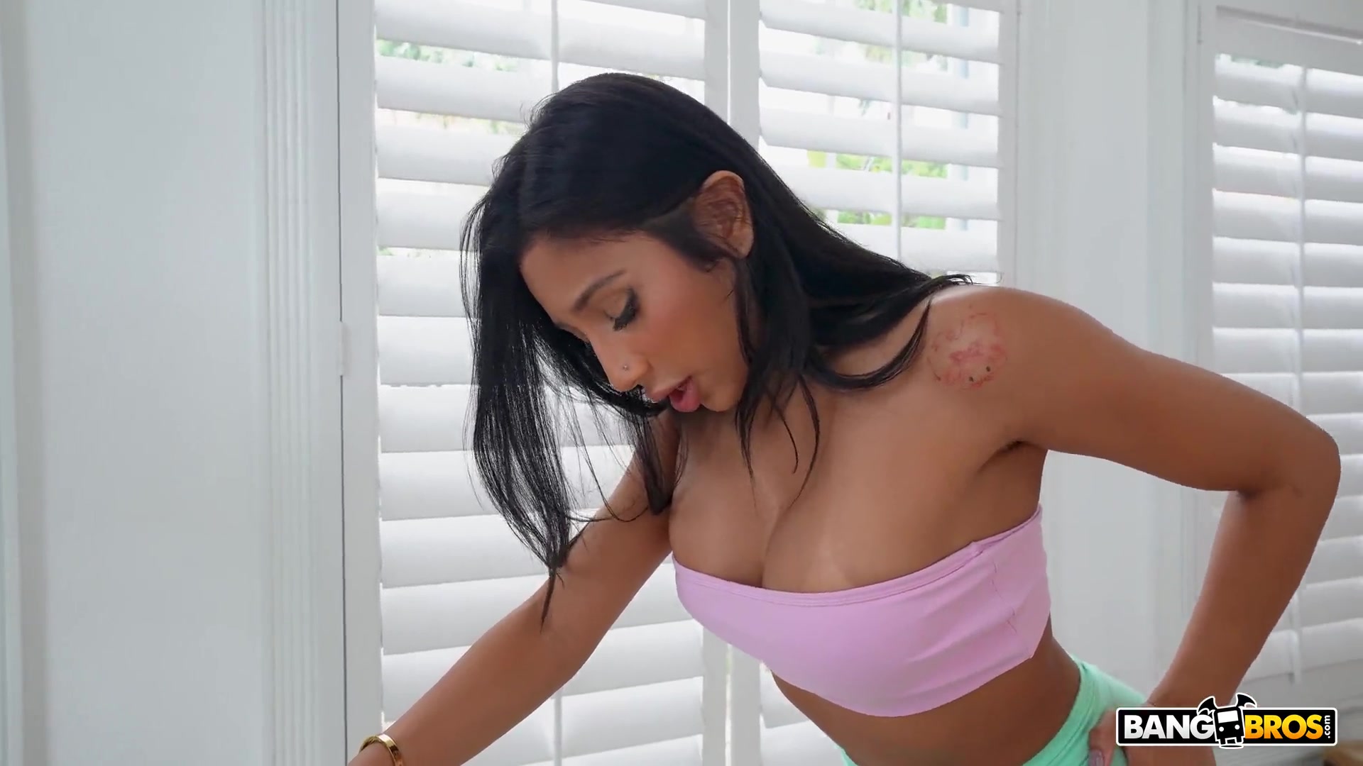 Ally Berry – Deep Inside the Hamstring