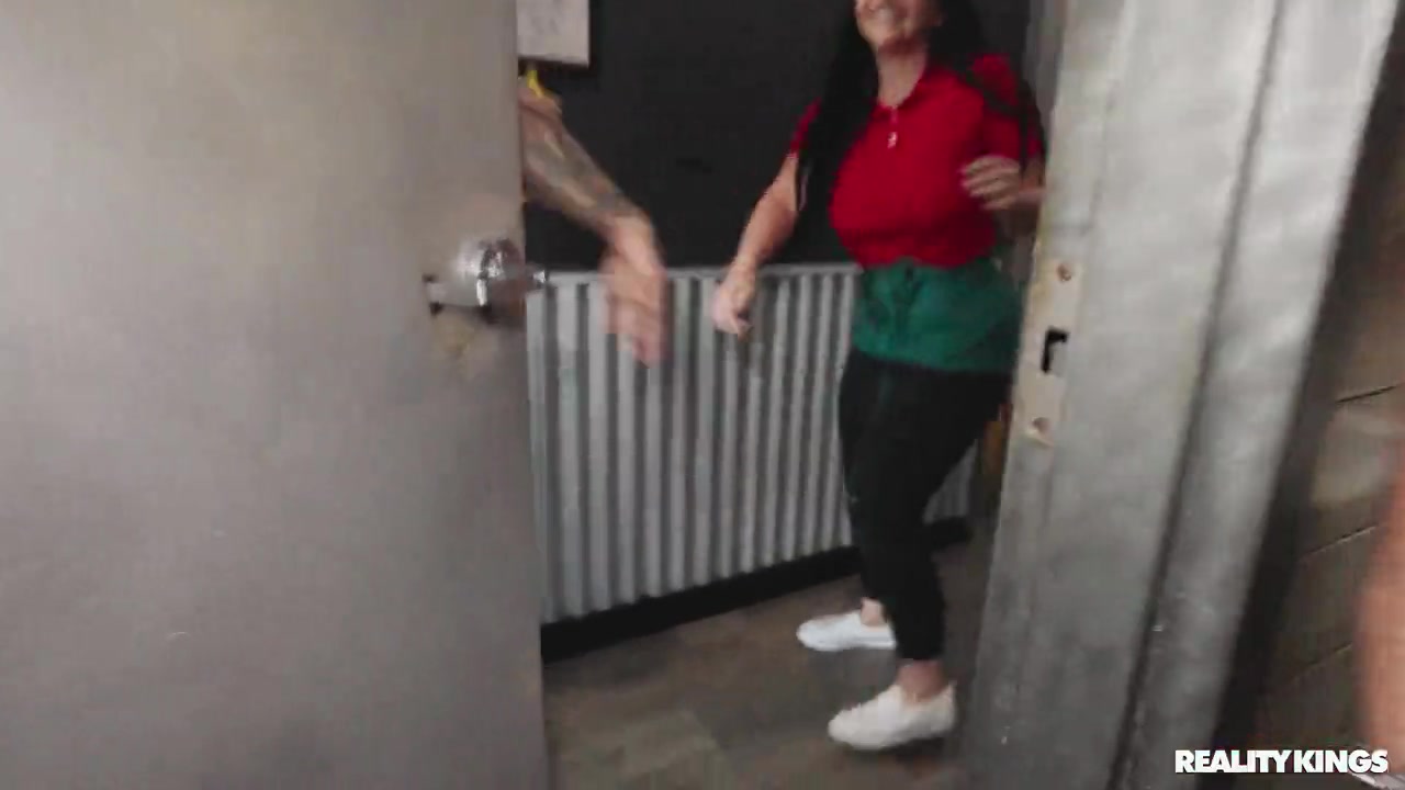 Aleksa Mink – Big Brat Pizza Shop