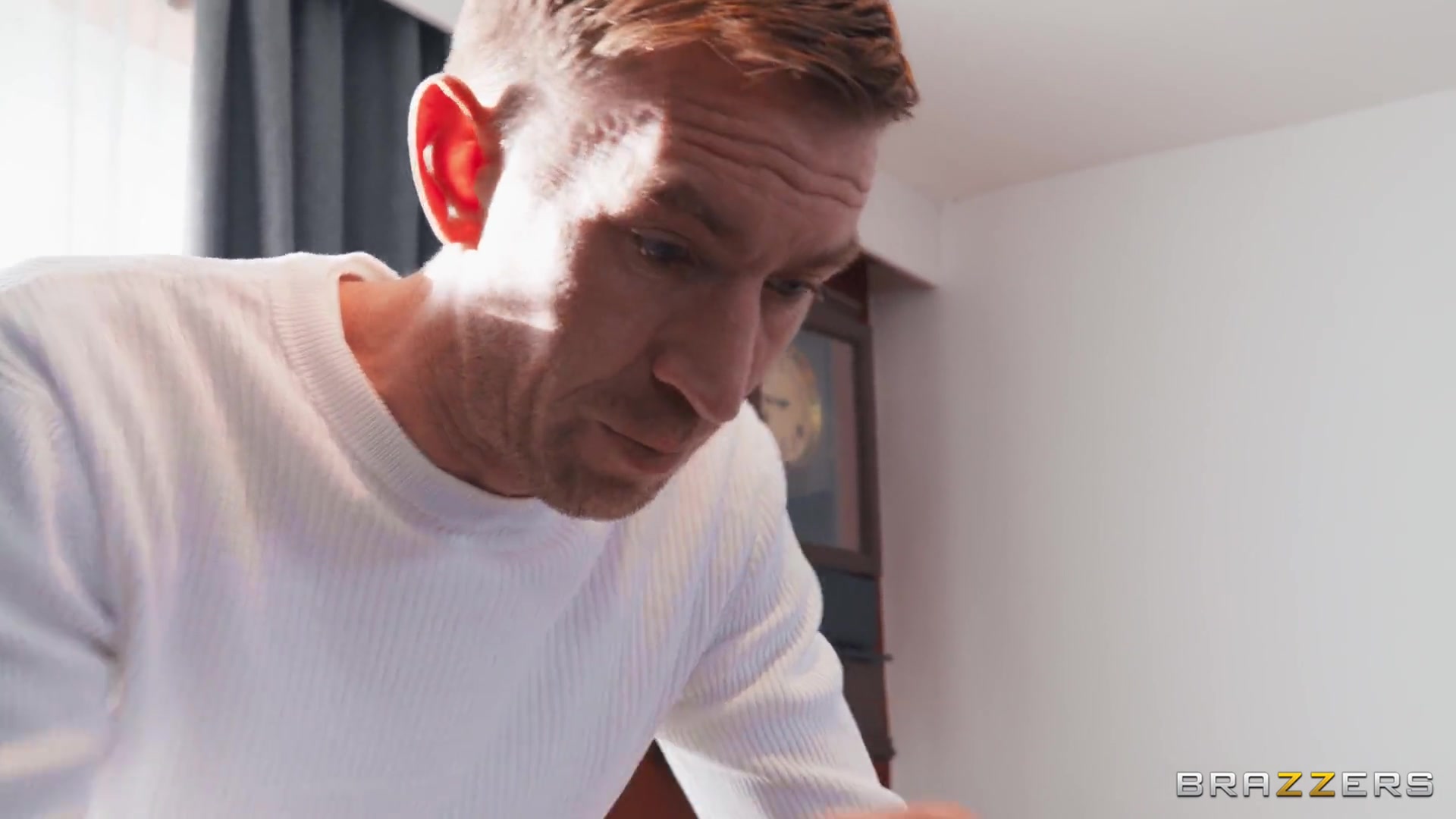 Amber Bloom – The Nervous Masseur