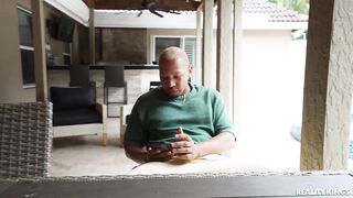 Lola Cheeks – Working Out The Kinks