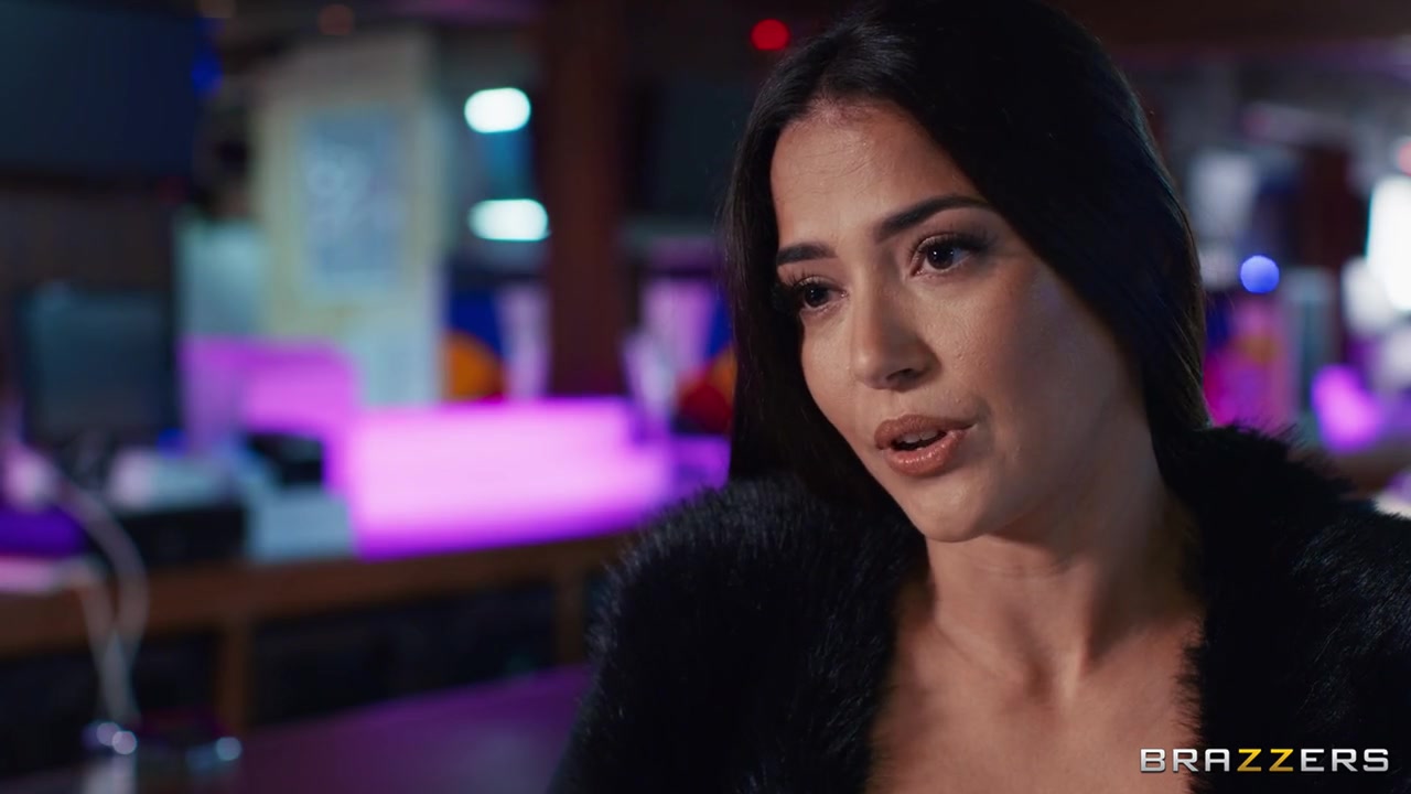 Nuria Millan – 1 Date, 2 Cocks