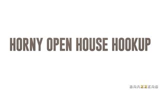 Kayley Gunner, Sami Hayes – Horny Open House Hookup