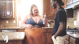 Veronica Jasmine and Blvck Rose - Blonde BBW MILF Painter