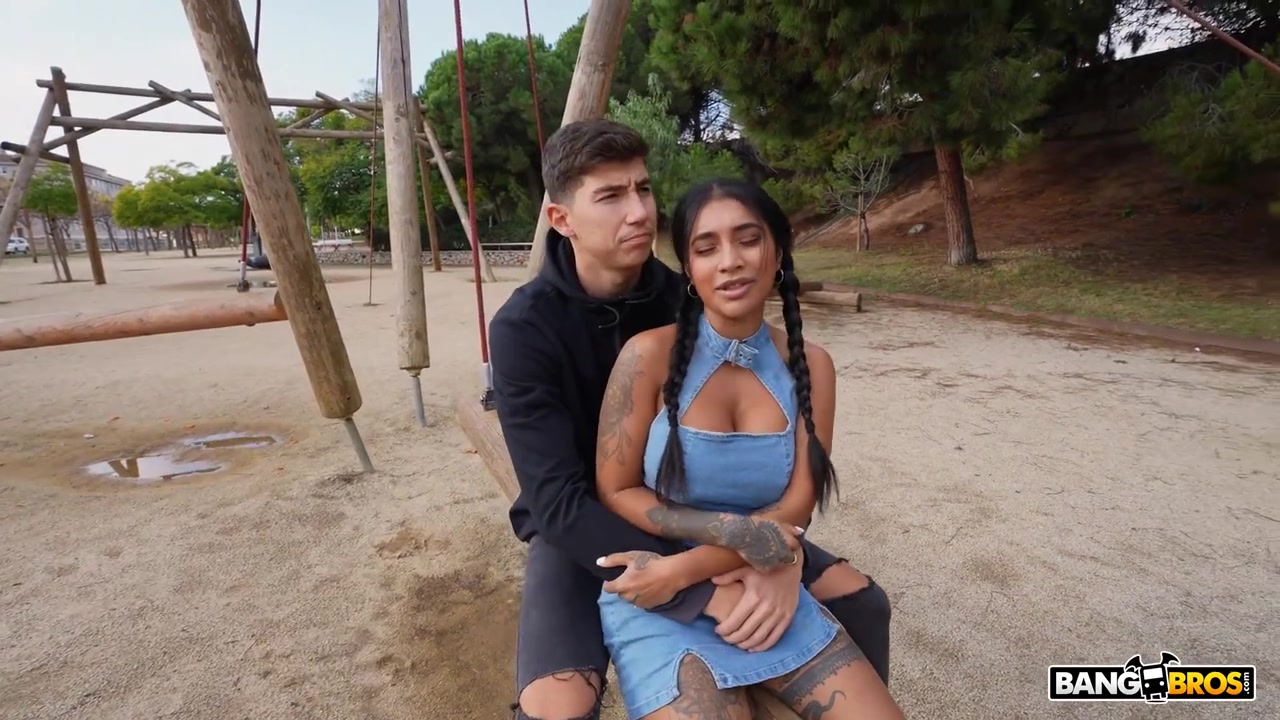 Yasmina Khan - Squirting Outside