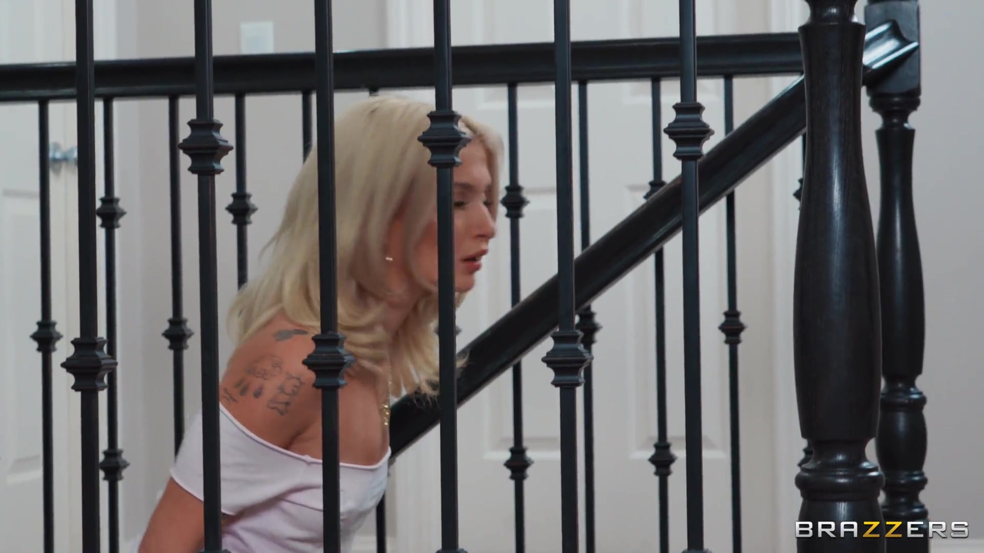 Emma Rosie – Slut VS Robbers