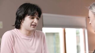 Dee Williams - What My Son Really Watching