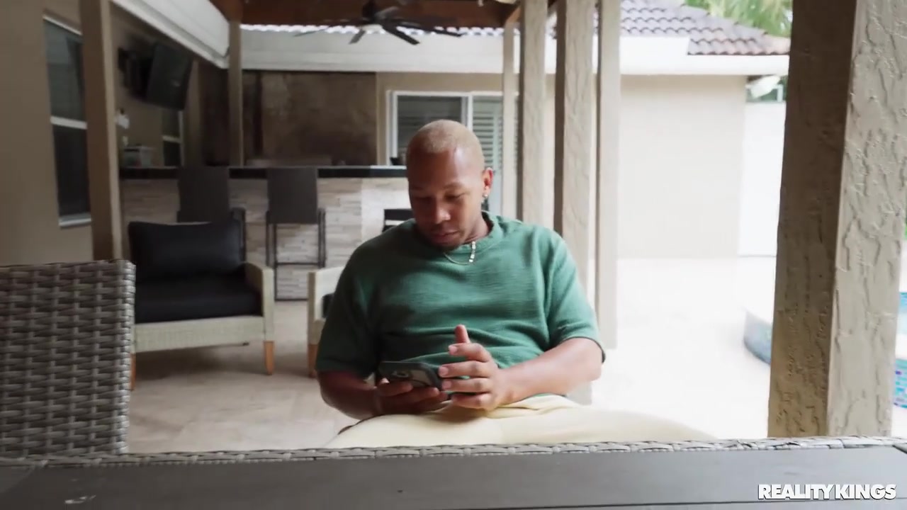 Lola Cheeks - Working Out The Kinks