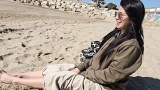 ¡Novia INFIEL se folla a Desconocido en Baño PUBLICO!   La bestia y la bella