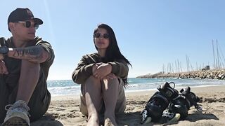 ¡Novia INFIEL se folla a Desconocido en Baño PUBLICO!   La bestia y la bella