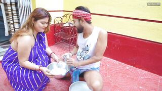 Doodhwala Bhabhi Uncut