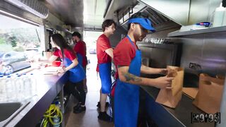 Daisy Pheonix – Food Truck Blow Bang