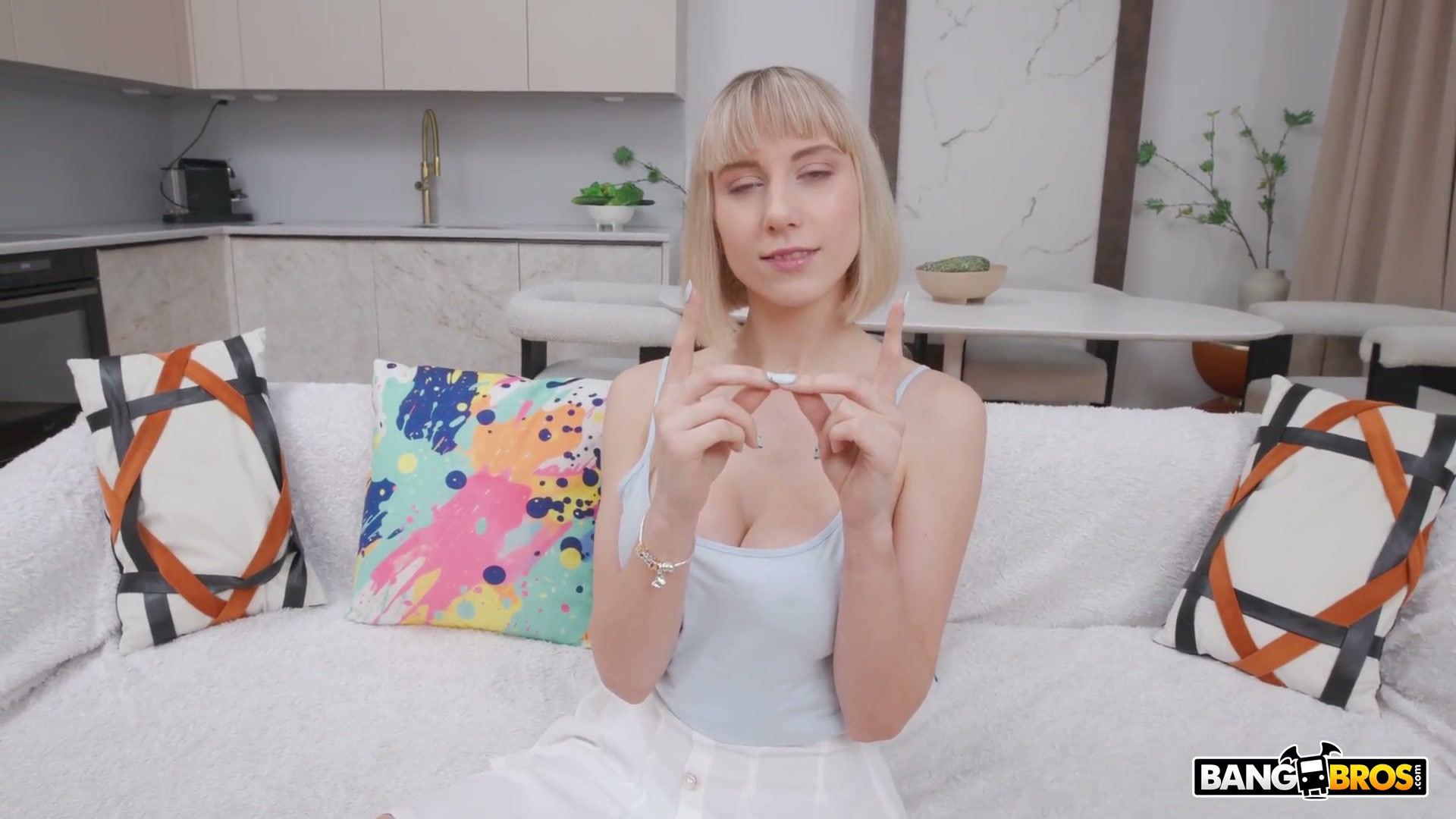 Candy Layla – Ukrainian Supermodel Takes It In The Ass