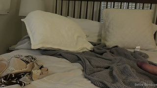 Bettie - Mom Has a Fansite (Bonus Ending) - 6min
